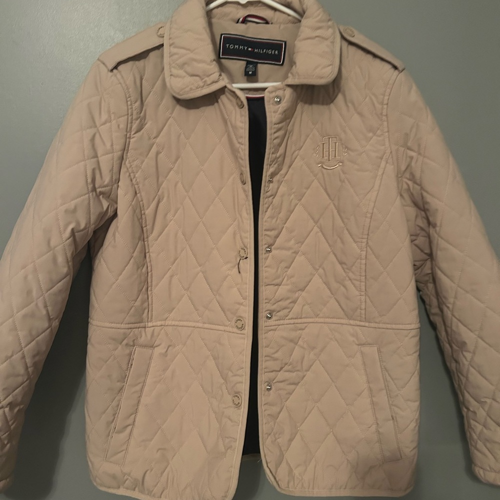 Tommy Hilfiger Tan Puffer Jacket with Quilted Design - Picture 2 of 15